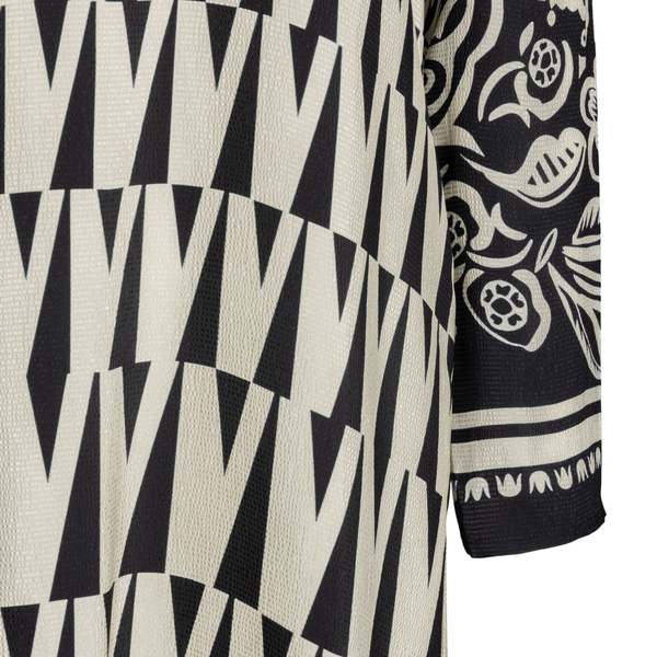 Long black and white patterned dress                                                                                                                   LA DOUBLE J