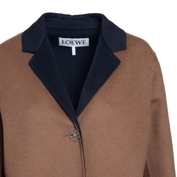 Brown coat with logo                                                                                                                                   LOEWE                                             