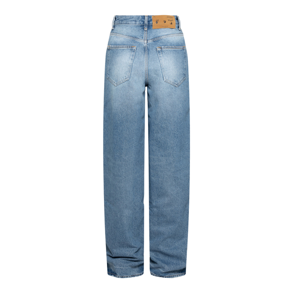 Jeans classici blu con patch logo                                                                                                                      davanti