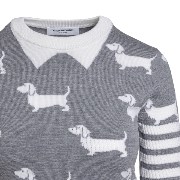 Grey sweater with little dogs                                                                                                                          THOM BROWNE                                       