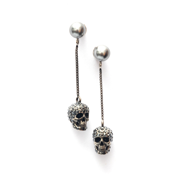 Pendant earrings with skull                                                                                                                           Alexander Mcqueen 582698 front